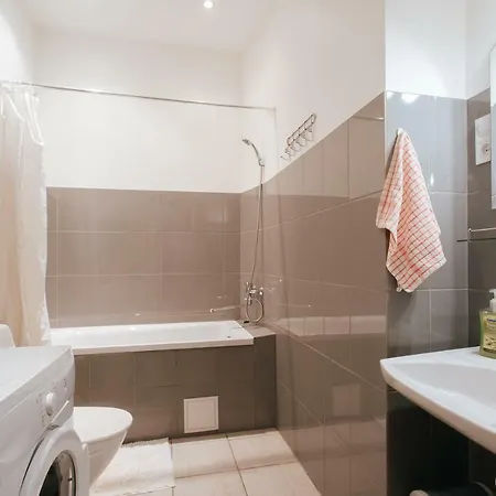 Daire Residential In Near Agenskalna Quarter *